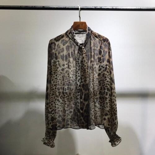 1952540 silk women leopard blouse