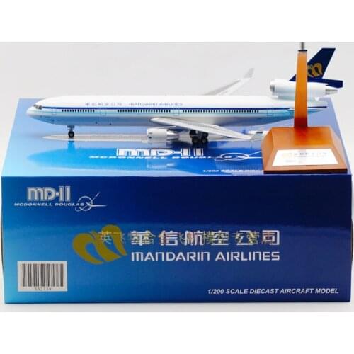Diecast 1:200 McDonnell Douglas MD-11 B-152 Mandarin Airlines Plane Model Alloy Aircraft Plane for Collection Ornaments