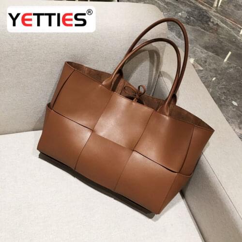All -Matching 2020 Autumn and Winter Graceful Hand-Woven Leather Tote Fashion Large Capacity Big Handbag Fashion