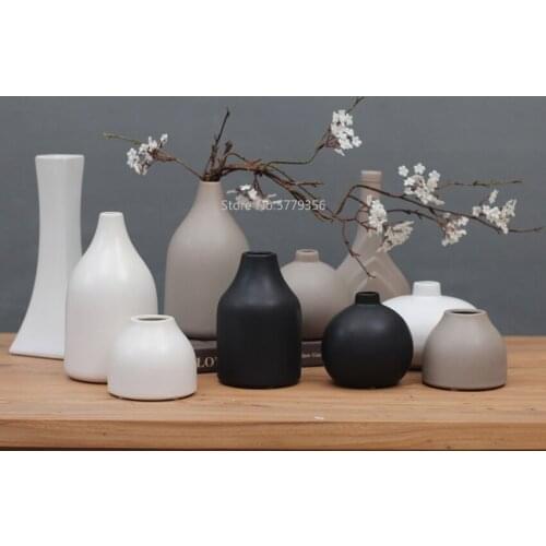 Classic Black / White Ceramic Vase Chinese Arts and Crafts Contracted Porcelain Flower Bottle Creative Gift Home Decoration