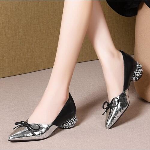 2021 New Top Quality Women Glitters Butterfly Knot Party Pumps Party Summer Spring Strange Pearl Heeled Slip On Shoes Woman