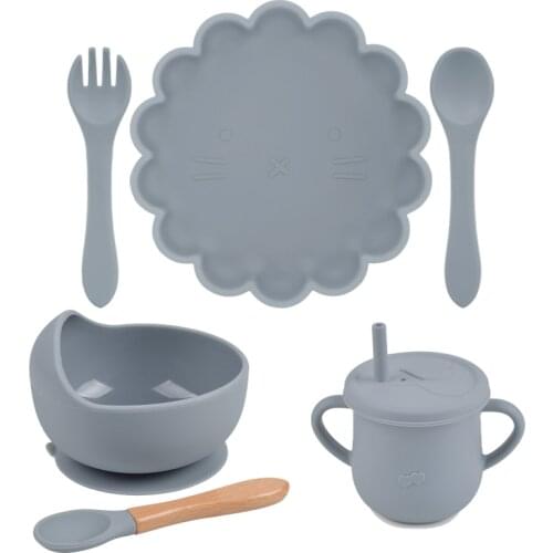 2021New Arrivals Portable Baby Silicone Non-Slip Learning Lion Flower Shape Plate Stretch Fresh Cover For Fruit Edible Plate Set