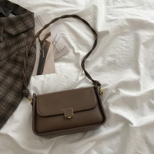 Niche design versatile ins messenger bag womens 2021 new fashion retro underarm bag small square bag