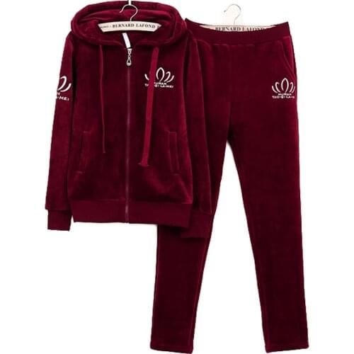 Middle Aged Women Sporting Suit Set Fashion Embroidery Good Velvet Loose 2 Piece Set High quality Elegant Tops+ Pants