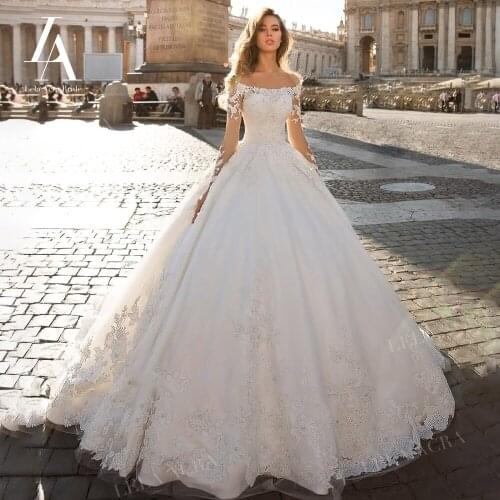 LelaAcra Lace Wedding Dress 2021 Scoop Appliqued Long Sleeve Bridal Gown A-Line Beach Princess S134 Plus Size Vestido De Novia