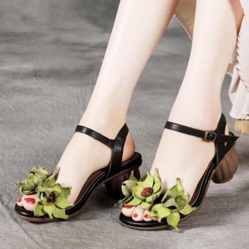 Female Retro Sandals Round Heels Genuine Leather Women Shoes Buckle Strap Sewing Flower 2021 New Summer Casual Ladies Sandals