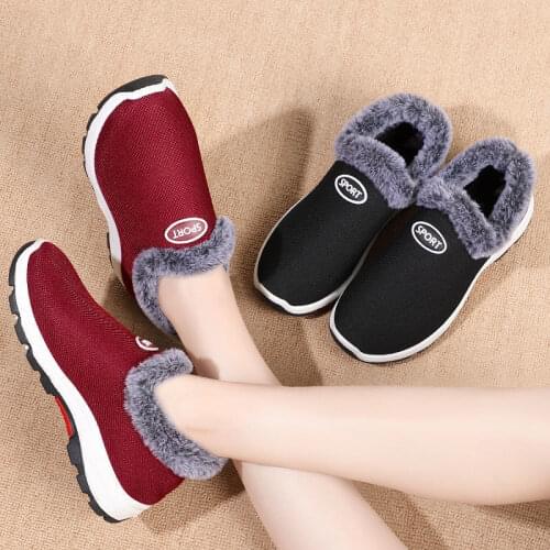 Shoes Woman Winter Womens Boots Cotton Shoes Old Beijing Cloth Shoes Fleece Light Non-Slip Warm Luxury Designer Casual Fashion