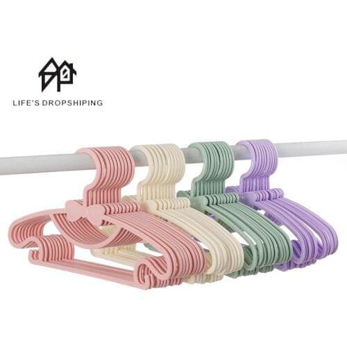 10/20pcs lovely Kids Clothes Hanger Racks Portable Plastic Display Hangers Windproof Children Hanger Baby Clothing Organizer