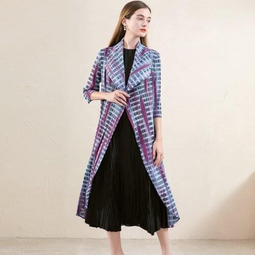 Pleated Womens Middle And Long Spring And Autumn Prints Thin Pleats Coat