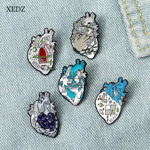 XEDZ Heart Organ Magic Castle Enamel Brooch Gray Exhausted Hand Mechanical Heart Enamel Brooch Jewelry Medical Gift