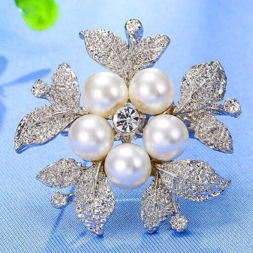 New Luxury Elegant Big White Pearl Crystal Tree Leaf Flower Brooches Silver Color Rhinestone Alloy Brooch Lady Safety Pins