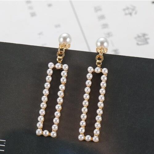 Glamour Korean Fashion Earrings Net Red Simple Cold Wind Earrings Womens Square Pearl New Earrings Wholesale Sales Earrings