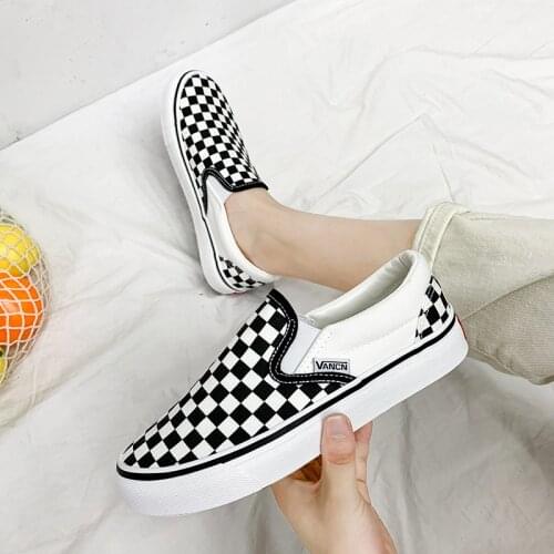 2021 spring and autumn new black and white checkerboard lattice one-legged canvas shoes trendy fashionable couple shoes