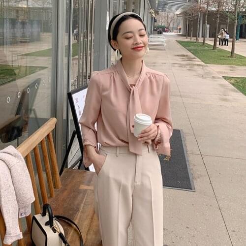 2021 Spring New Shirt with Ribbon Womens Chiffon Long Sleeve Loose Business Temperament Shirt Design Sense Niche Top