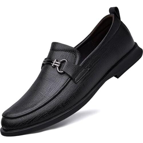 Men Loafers Light Leather Casual Shoes New Spring Male Outdoor Walking Shoes Comfortable Men Sneakers Soft Loafers Mens Shoes