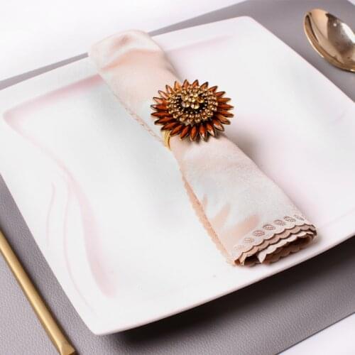 12PCS metal innovative flower shape napkin ring brown imitation diamond napkin ring table decoration western food party accessor
