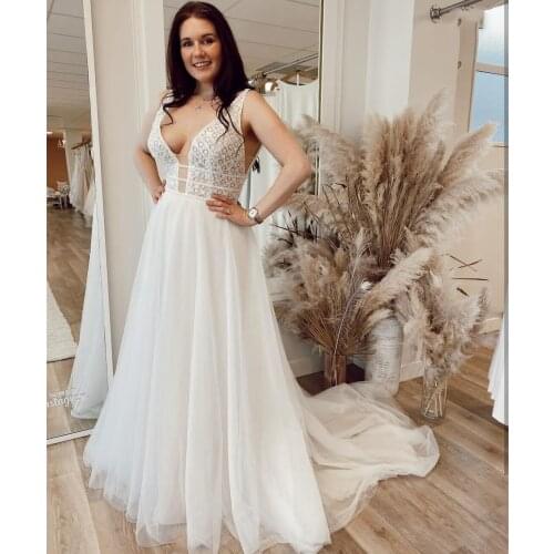 Boho Wedding Dress V-Neck Backless A-Line Sweep Train Sleeveless Bohemian 2021 Bridal Gowns Vintage Simple Lace Elegant Beach