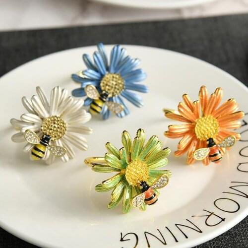 12Pcs/Sets Creative New Bee Flower Napkin Button Western-style Zinc Alloy Napkin Ring High-end Restaurant Decoration Napkin Ring