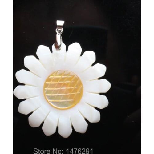 Fashion 39X39MM Mother Of Pearl Shell White Yellow Sunflower Pendant 1 PCS