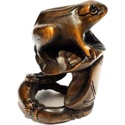 Y7481 - 2" Hand Carved Japanese Boxwood Netsuke Figurine Carving - Frog on Lotus