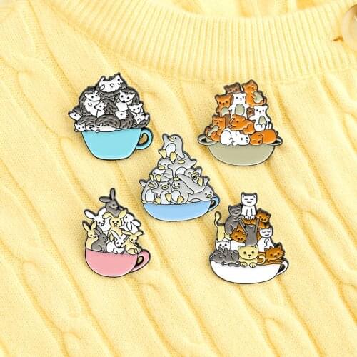 Custom Stack cat animal family Enamel Pin Cats Rabbit Bear Hedgehog Penguin Brooches Lapel Pins Badge Jewelry Gifts for children