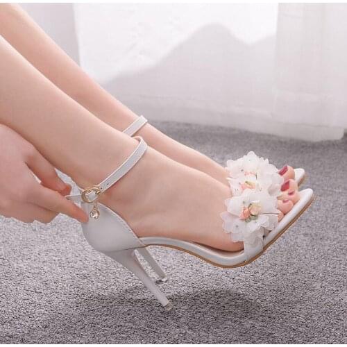 Sweet white Flower Sexy Dress Wedding Shoes Women Lacing Ankle Strap Peep Toe High Heels Sandals Floral Shoes