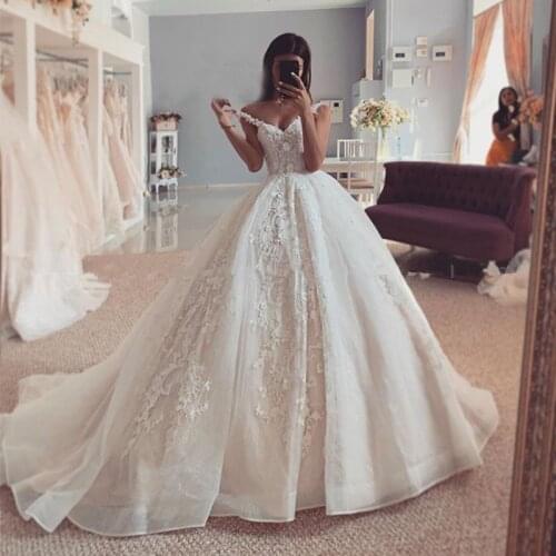 Ball Gown Bride Dresses Princess V-neck Wedding Dresses Spaghetti Straps Champagne Appliques Dress For Mariage Vestido De Novia