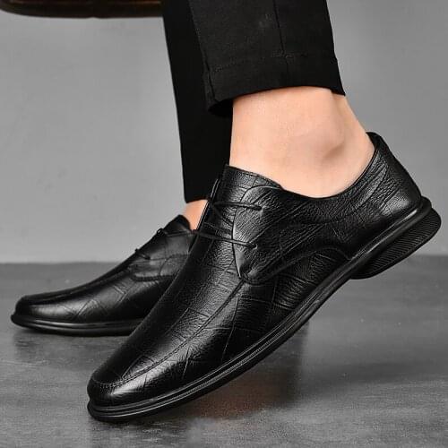 New Casual Moccasins Slip on Formal Loafers Men Fashion Genuine Leather Breathable Comfy Slip-on Driving Flats Loafers Shoes