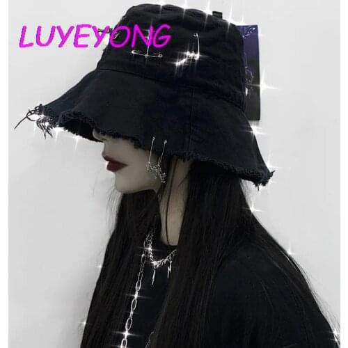 Trendy black hat