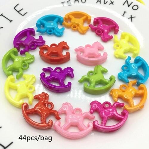 Acrylic horse children baby pendant Beads spring color hanging hole Toy Trojan DIY Necklace Pendant children popular fare well