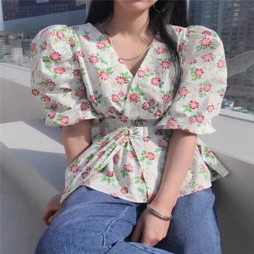V-neck Puff Sleeve Small Floral Shirt Waist Tie Top