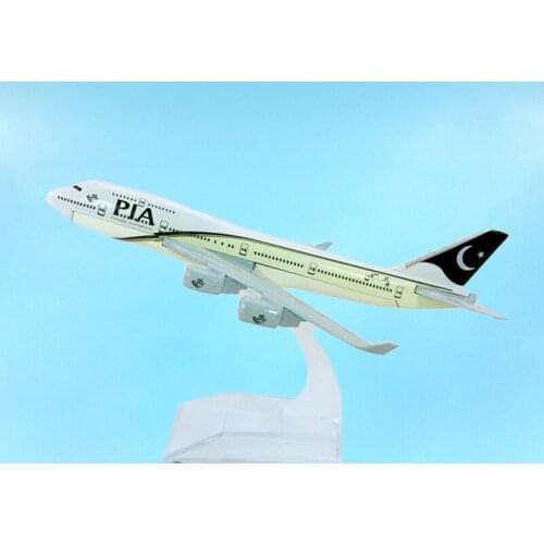 16CM Deicast 1:400 Scale 747 B747-400 Model Pakistan Airline PIA Alloy Aircraft Plane Airliner Display Toys for Boys Collectible