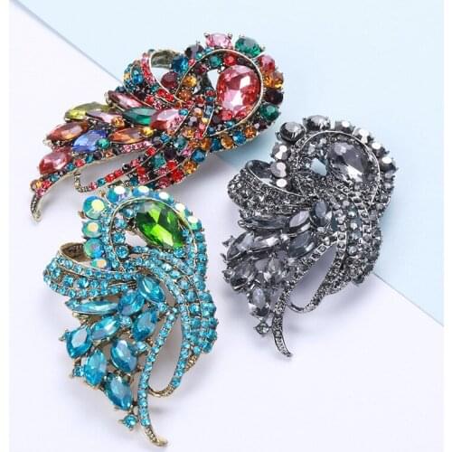 Flash diamond brooch womens neckwear Rhinestone exaggerated extravagant Korean tweed coat Brooch Pin scarf buckle