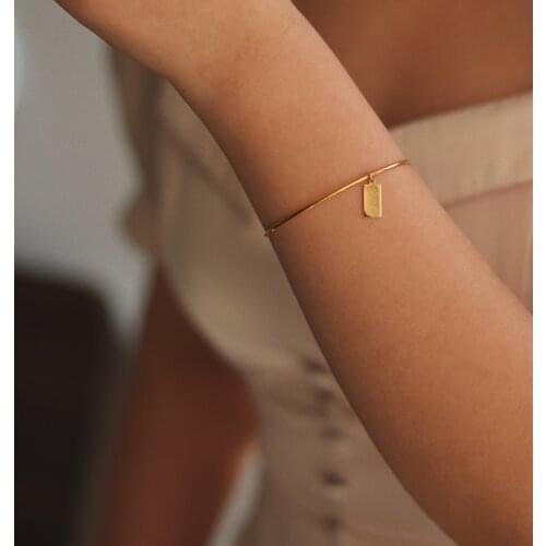 Super Minimal Stainless Steel Engraved Lucky Square Plate Charm Magnet Gold Bangle Bracelets for Girl Ladies Jewelry Gift