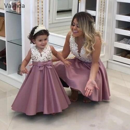 Mother Daughter Dresses with Pearls Lace Appliqued Baby Toddler Kids Clothes Birthday Party Wear