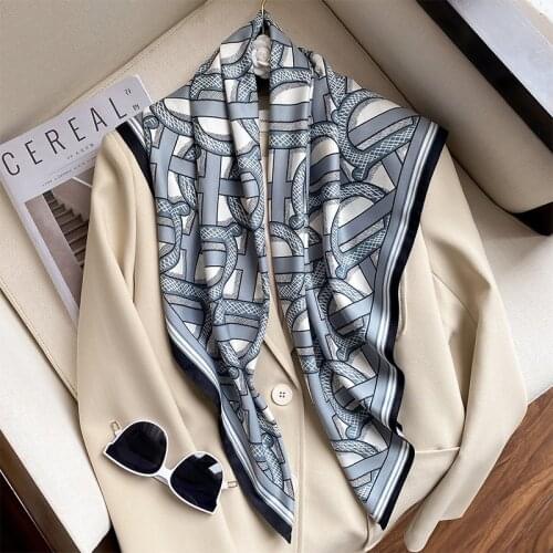 High Quality Fashion Letter Chain Scarf Double-sided Printing Silk Scarves Luxury 90CM Large Square Scarf Womens Bandana Shawls