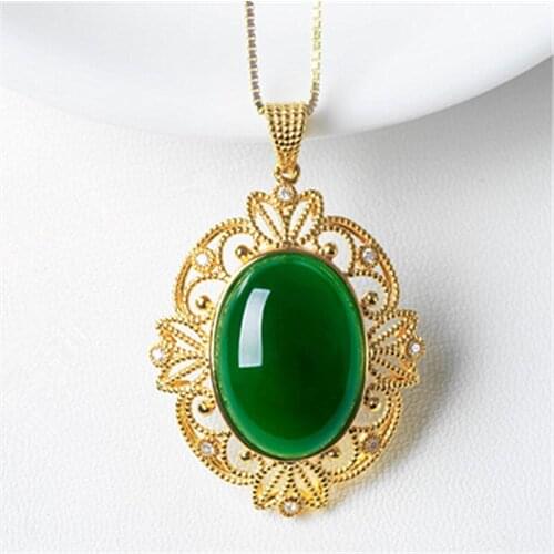 Tiancheng Diamond 18K Gold Pendant Spinach Green Natural Chalcedony Pendant Jade Necklace