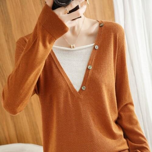 2021 ATTYYWS New product V-neck long-sleeved knitted sweater casual loose short cashmere wool sweater spring and autumn pullover