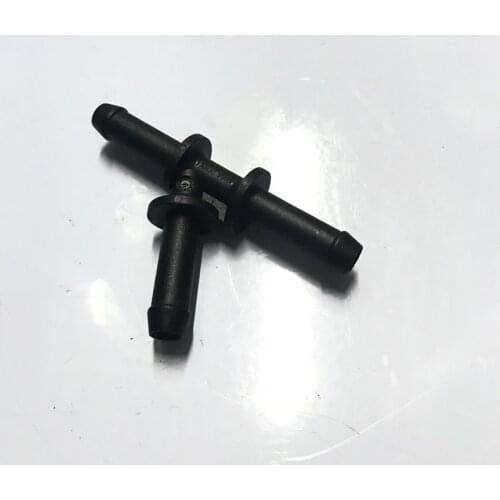 Engine radiator tee pipe joint for Maxus G10