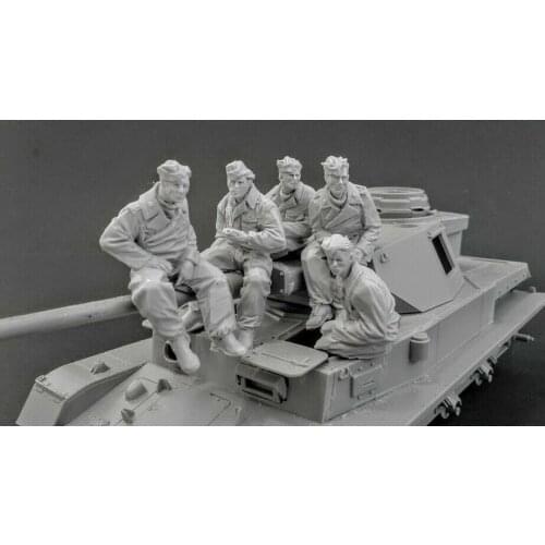 1/35 Resin Figure Model Kit Unassambled Unpainted 988(NO TANK 5 figures)