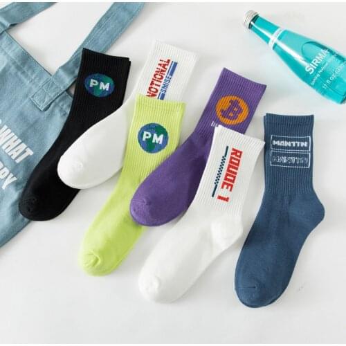 New Spring Cotton Exquisite Harajuku Geometric Letters Ins Fashion Brand Woman Outing Man Skateboard Casual Middle Tube Socks