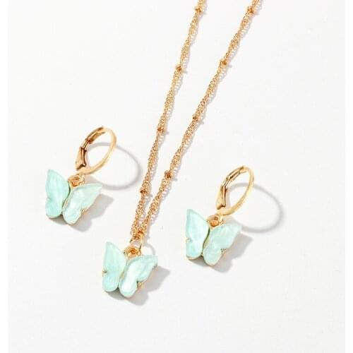 2020 Cute Resin Butterfly Necklace for Women Korean Gold Color Long Chain Pendant Statement Necklace Fashion Charm Jewelry Gifts
