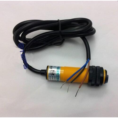 3pcs/lot Free shipping Reflective photoelectric switch three-wire DC output PNP normally open include reflector board
