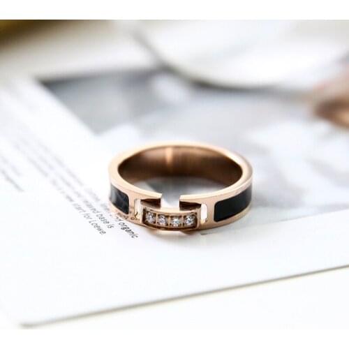 YUN RUO Rose Gold Color Elegant Black Zircon Inlay Ring For Woman Gift Party Stainless Steel Jewelry Top Quality Never Fade 2017
