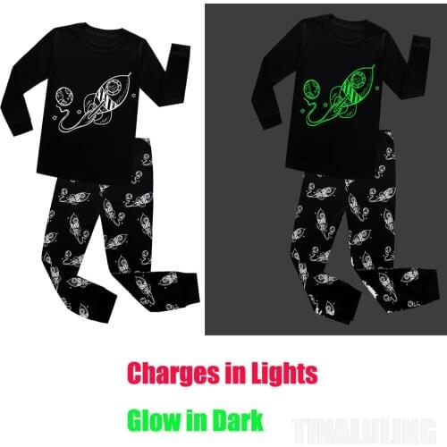 Boys Cute Planet Spaceship Sleepwear Glow in The Dark Kid Long Sleeve pajamas Tops & Pants Nightwear Children Outfit Age 2-8 T