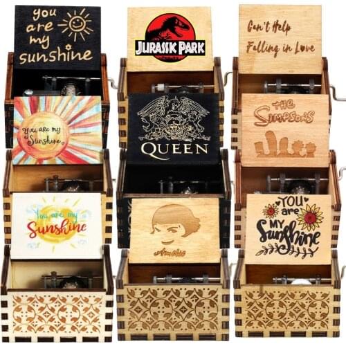 2020 New Wooden Hand Crank Queen Music Box You Are My Sunshine Halloween Christmas Birthday Favors Gift For Kids New Years Gift