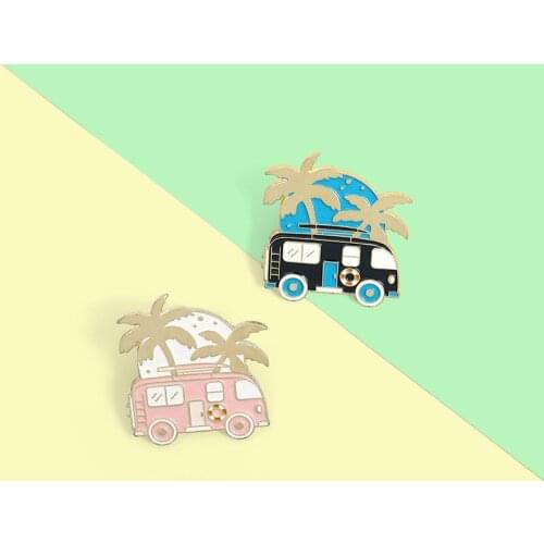 Creative touring car coconut palm badge anti-glare buckle brooch wholesale