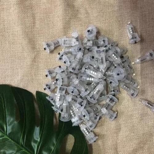 Factory direct sales 4 x 2 cm LED flashing KTV party new lights Mid-Autumn lantern lantern core childrens toys colorful lights