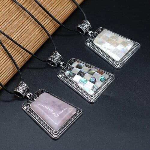 Natural Stone Rose Pink Quartz Pendant Necklace Vintage Alloy Abalone Shell Charms Necklaces Jewelry for Women Exquisite Gift