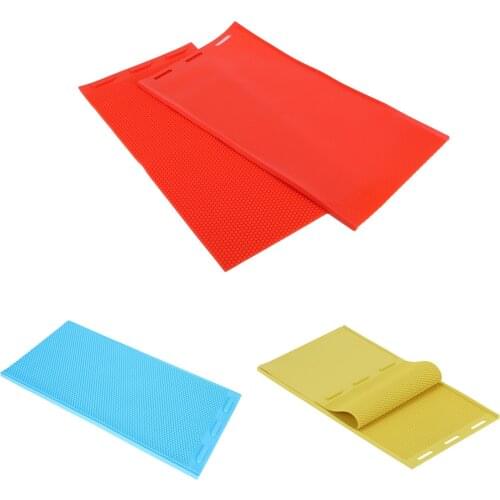 Beeswax Press Sheet 2Pcs Beeswax Sheet DIY Rubber Comb Foundation Press Mold Beekeeping Accessory Red/Blue/Yellow